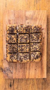 Blondies - Couper en 12 carrés, ou en 9, avec un couteau bien aiguisé.