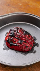 Chili con carne - Le passer sous le gril du four jusqu'à ce que la peau noircisse.