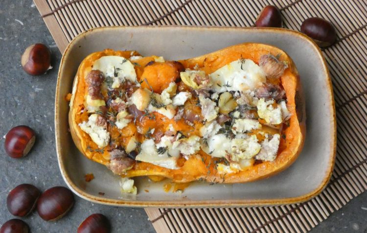 Butternut farcie au chèvre, ail rôti et châtaignes - En-tete