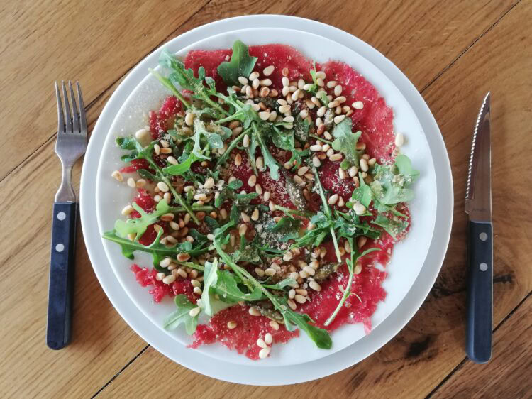 Carpaccio de bœuf minute, roquette et pecorino - En-tete