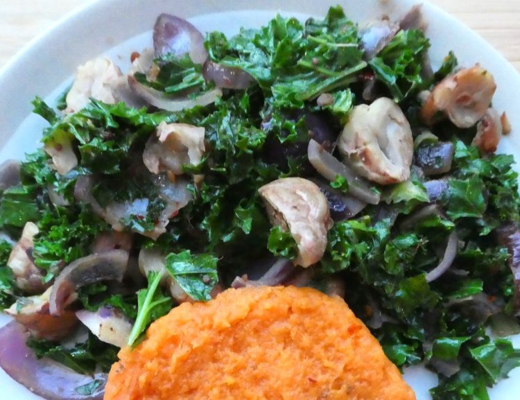 Chou kale poêlé aux châtaignes, purée de patate douce - En-tete