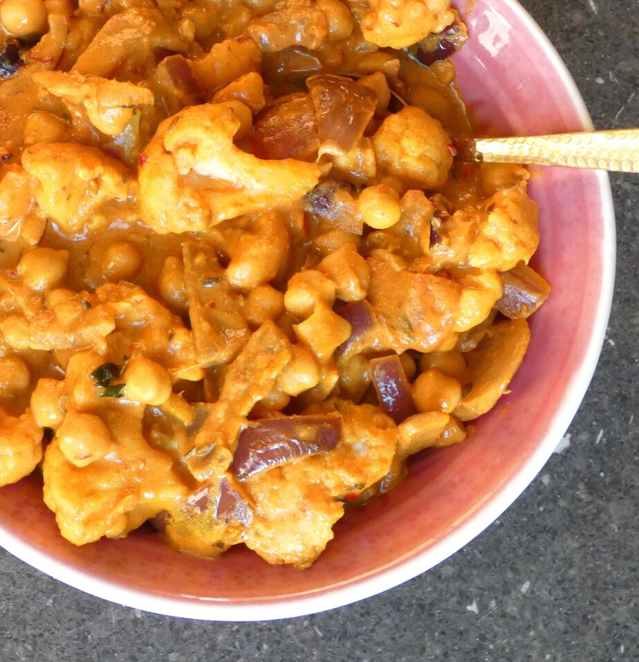 Curry de pois chiches et chou-fleur