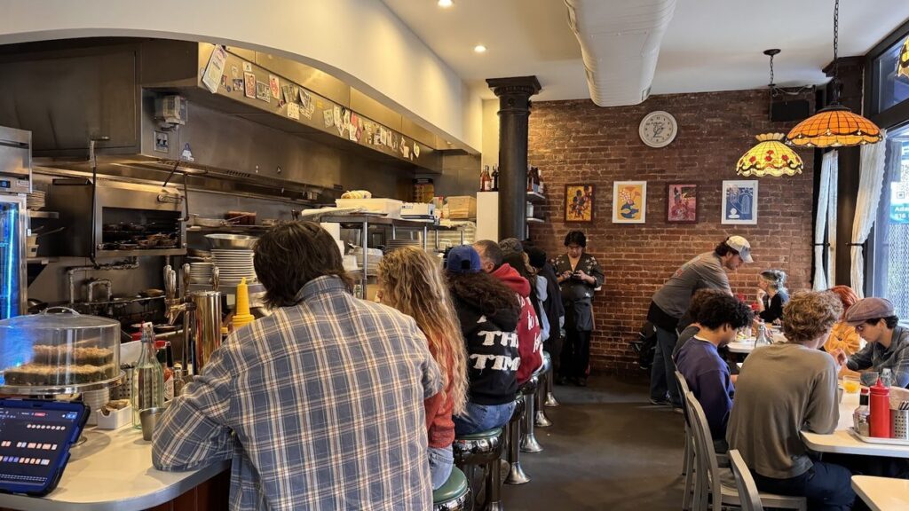 Golden Diner, le comptoir et la cuisine ouverte, New York
