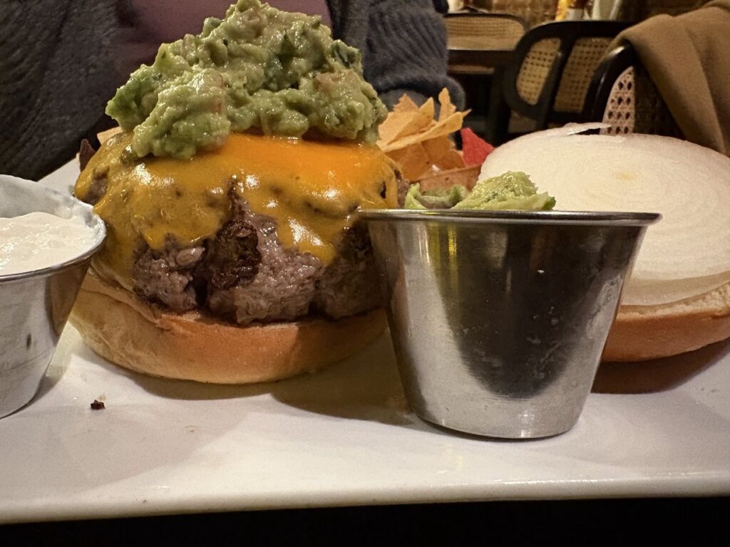 Jackson Hole Burgers, burger au cheddar et guacamole, New York