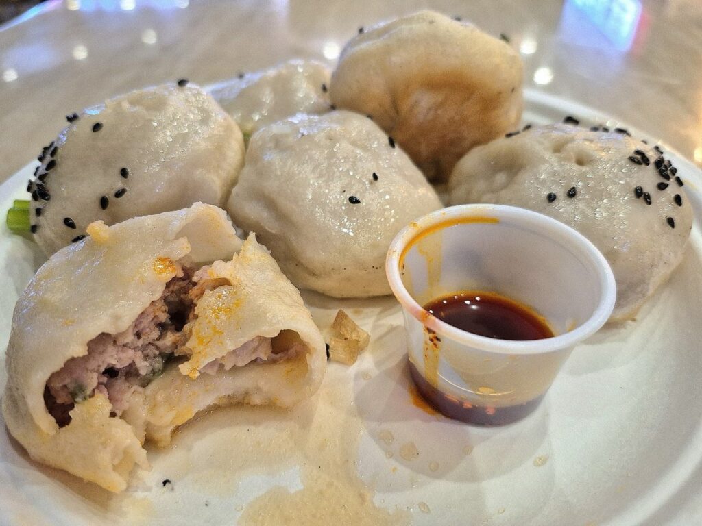 Le food court du New World Mall, sheng jian bao au porc, New York