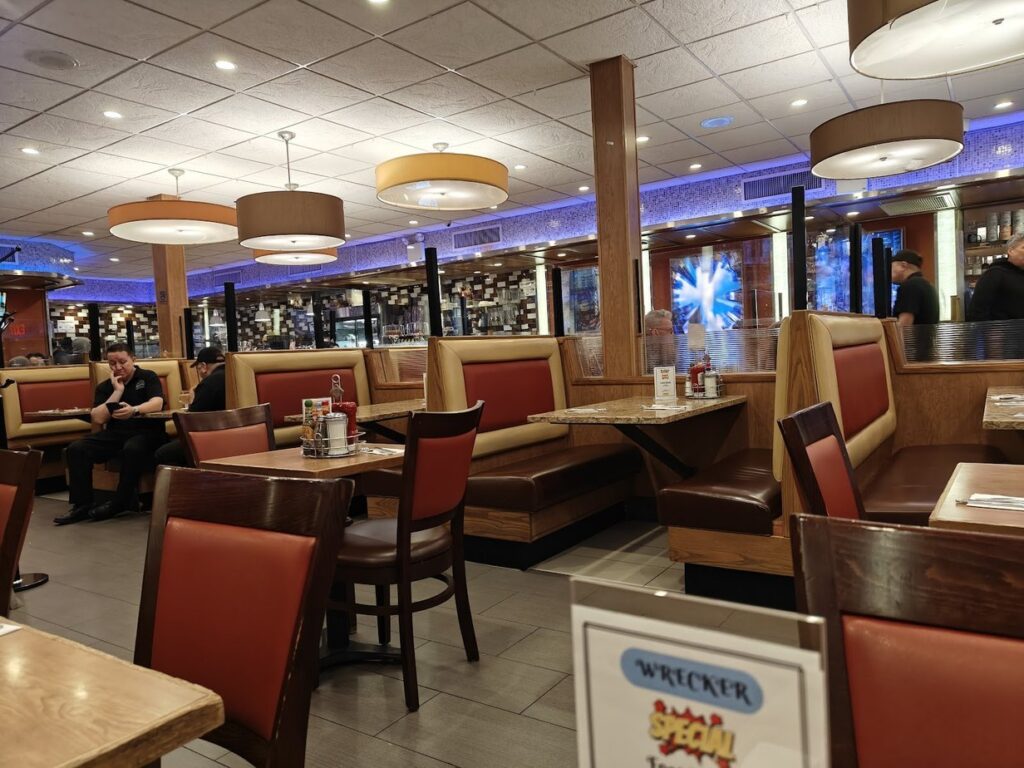 Westway Diner, la salle aux banquettes rouges, New York