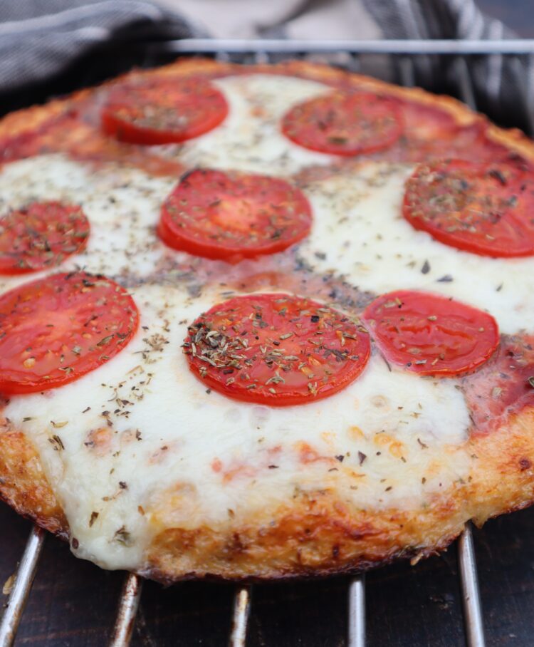 Pizza à pâte de chou-fleur (keto) - En-tete