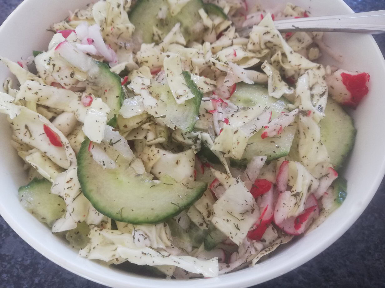 Salade de chou pointu, concombre et radis - En-tete