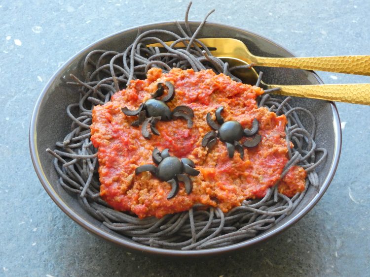 Spaghetti d'Halloween aux araignées d'olives - En-tete