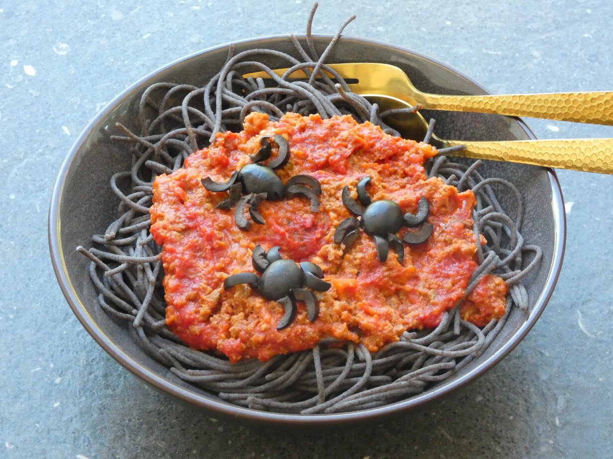 萬聖節 料理 Spaghetti d'Halloween aux araignées d'olives - En-tete